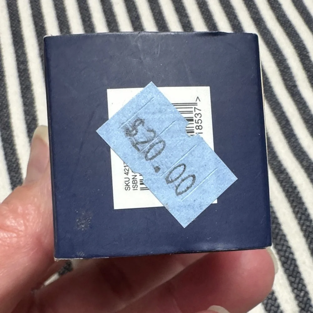 Venique Eyeliner Waterproof Gel by Cailyn